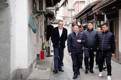 ​区领导赴华漕镇开展调研