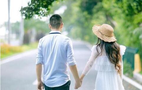 女人想复婚有哪些表现一