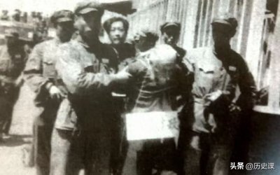 ​1951年，张本政被枪决前的留影，曾送日军40架飞机，被天皇接见