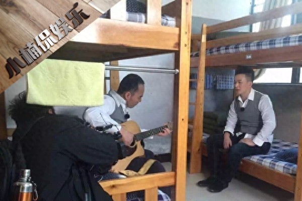 旭日阳刚近况令人唏嘘，住豪宅、开跑车，真的变质了？