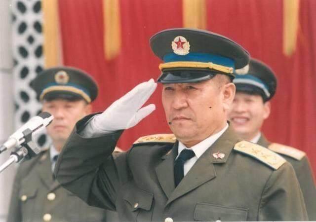 俄罗斯人也钦佩不已, 17名将军被从酒席上抬出去, 中国得偿所愿