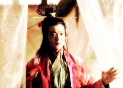 ​东方不败与任盈盈的秘密，难怪盈盈要离开黑木崖，这谁受得了？