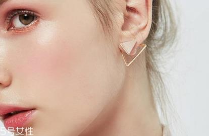 今年流行什么耳环 成就不一样的你