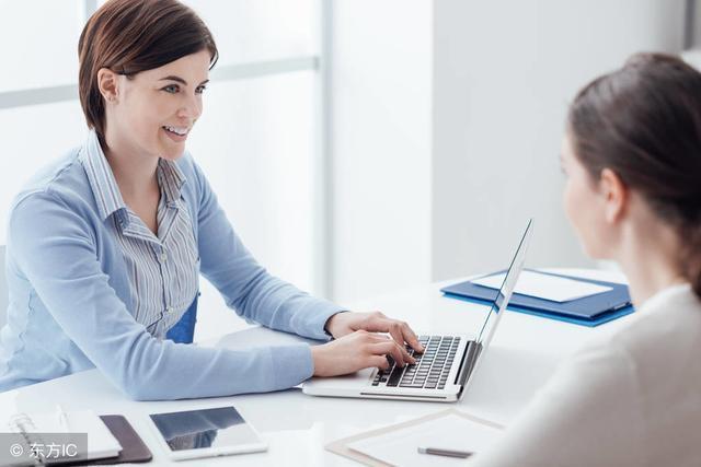 女面试官：一个人的腰上挂把弓剑，猜一个字！小伙妙答被录用！