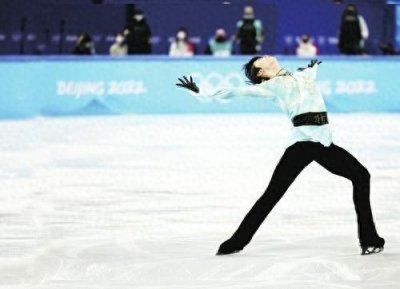 ​温润如玉！羽生结弦发布会后鞠躬5次，向中国国旗鞠躬令人感动