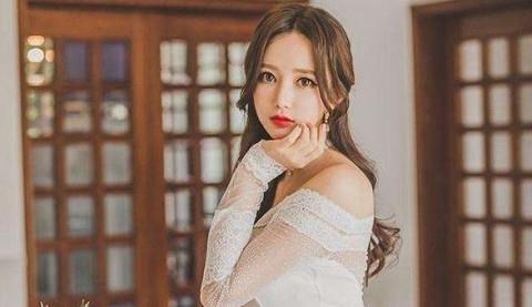 打断了女朋友说话生气了要怎么哄