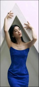 ​可以永远相信星爷的眼光，气质女神黄圣依壁纸美图