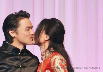 ​舒淇晒和冯德伦中式婚纱亲吻照！相爱10年的包容与陪伴！
