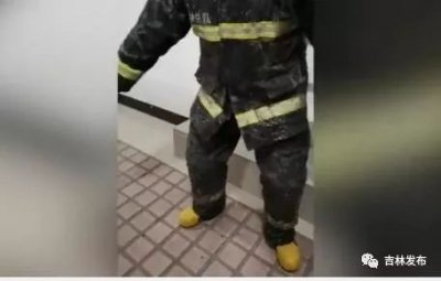 ​零下26℃，被冻成“企鹅”……两名消防队员成“网红”