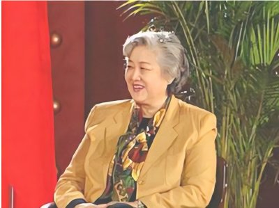 ​章含之去世前，曾托人转告女儿：不要和乔冠华葬在一起，原因何在