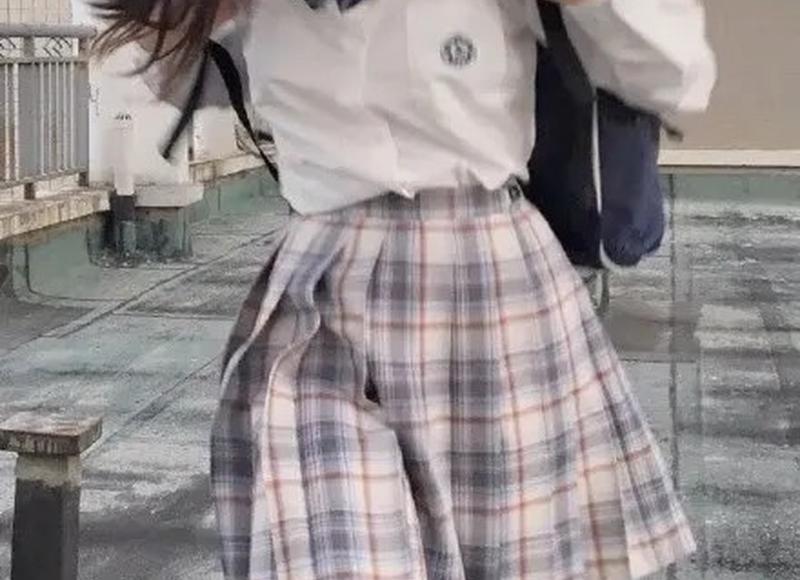 形容被深深触动的成语