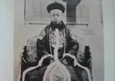 ​# 爱新觉罗·溥仪：清朝末代皇帝的传奇与悲剧