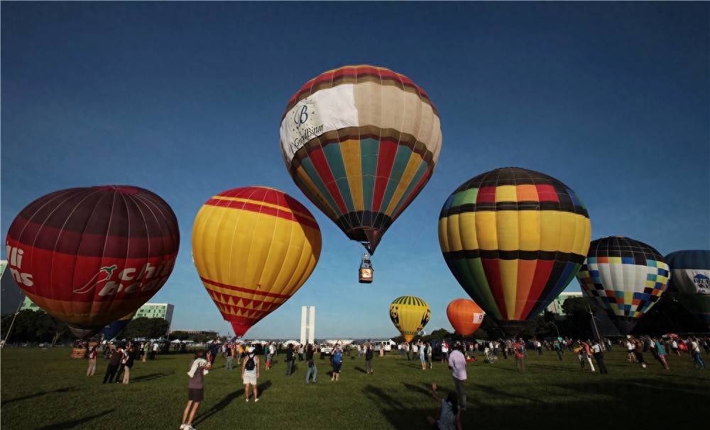 没错！巴西的首都在这儿，可以“上天”的城市