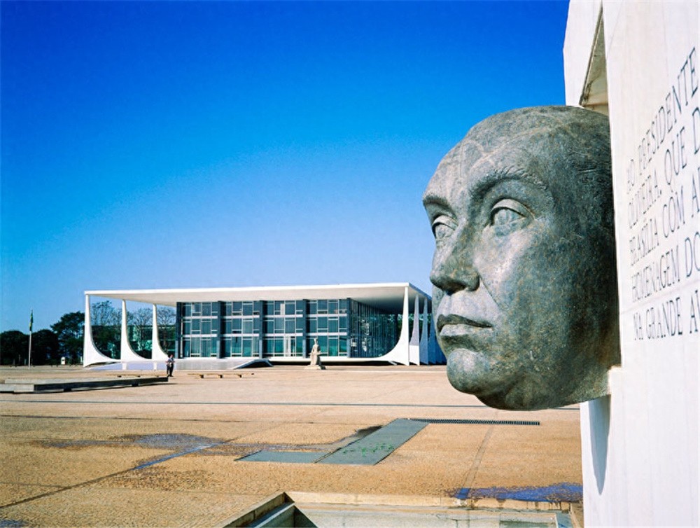 没错！巴西的首都在这儿，可以“上天”的城市