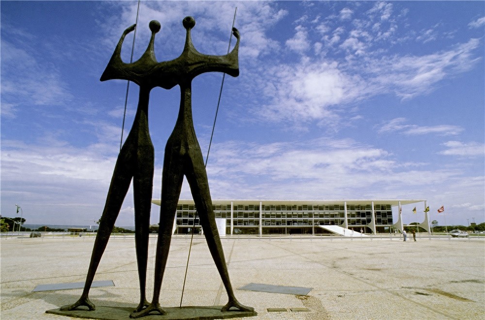 没错！巴西的首都在这儿，可以“上天”的城市