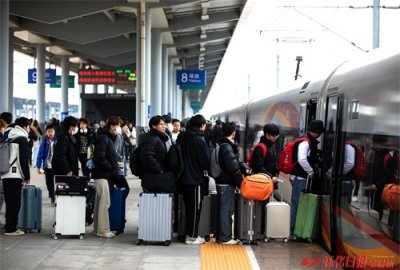 ​图说丨怀化高铁南站：开启春运首日