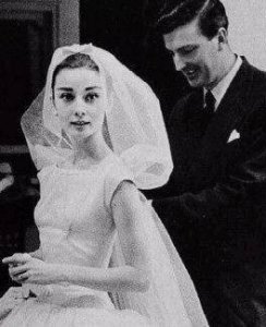 ​纪梵希与赫本，42年陪伴，终身不娶，纪梵希在想什么？