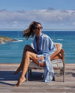 ​感受蓝色之美！Izabel Goulart海边美图来袭