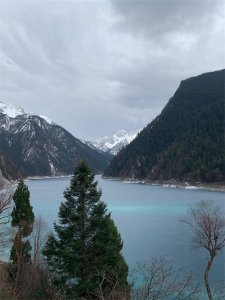 ​现在社会有房有车，又能拿出十万块钱现金的家庭，算什么水平家庭