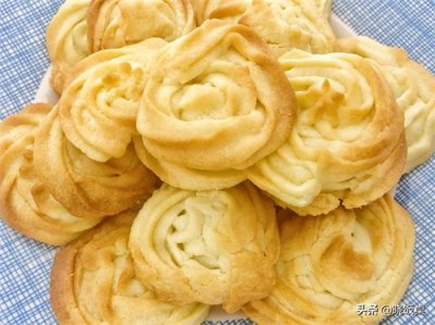 ​1分钟教你在家做曲奇饼干，香甜酥脆，奶味浓郁，大人孩子都爱吃