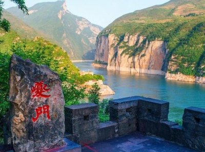 ​如果去长江三峡旅游，精华时间在什么时候？怎么选择线路最佳？
