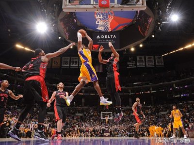 ​科比艰难的选择：8号和24号，哪个更辉煌？