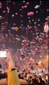 ​不可思议！跨年夜卖气球到底赚不赚钱？