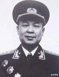 ​1955年大授衔，韦国清挤掉老战友陈漫远，才成开国上将吗？