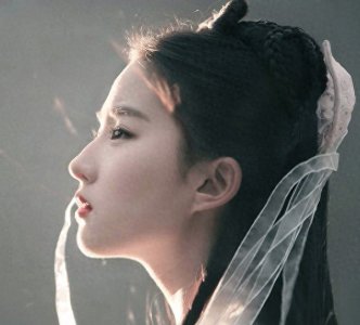 ​刘亦菲女扮男装上演“花木兰”，古装黑发红颜，又美又飒