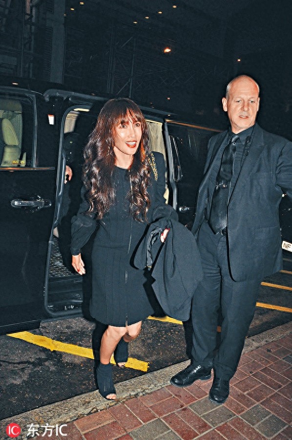 木村拓哉15岁女儿携妈妈工藤静香来港,光希五官完美牙齿却太长