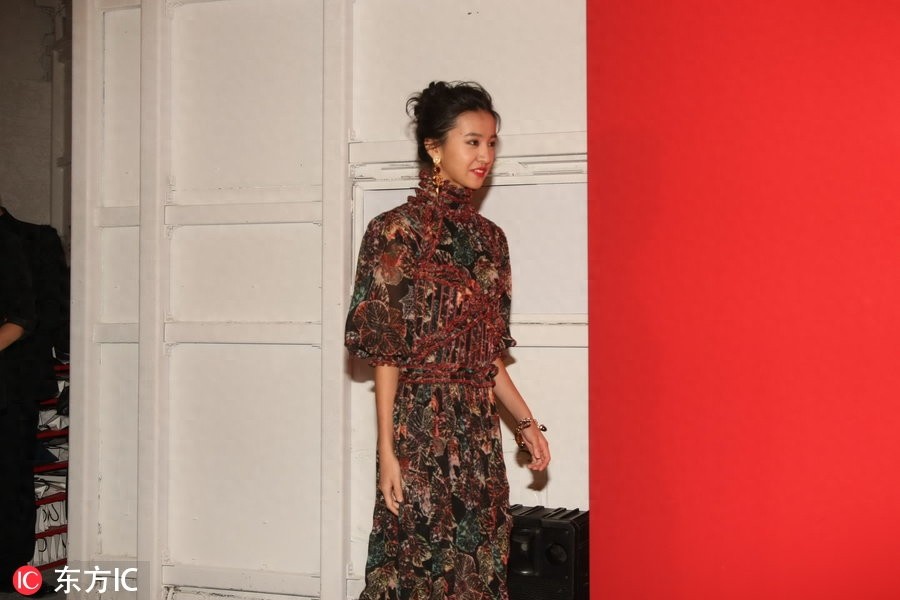 木村拓哉15岁女儿携妈妈工藤静香来港,光希五官完美牙齿却太长