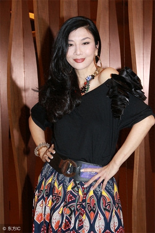 吴家丽:以三级片获影后的香港女星