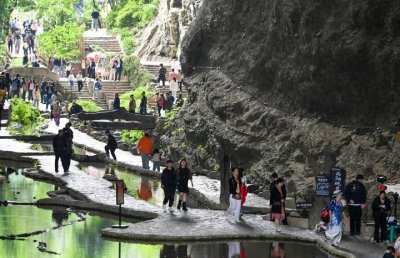 ​重庆酉阳：畅游世外桃源 乐享假日时光