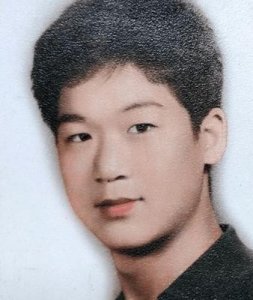 ​“京圈大佬”张国立：弃恩妻娶邓婕，儿子吸毒现世报，临老一身泥