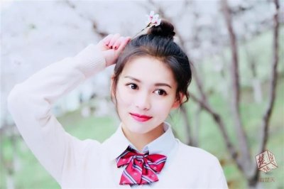 ​清水出芙蓉！武汉高校“樱花女神”走红网络