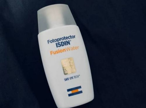 什么牌子防晒霜好用(什么牌子防晒霜好用性价比高)-第1张图片-