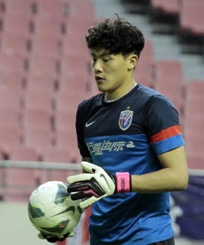 中国传奇门将王大雷，年轻时尚有型的超级爱家好男人