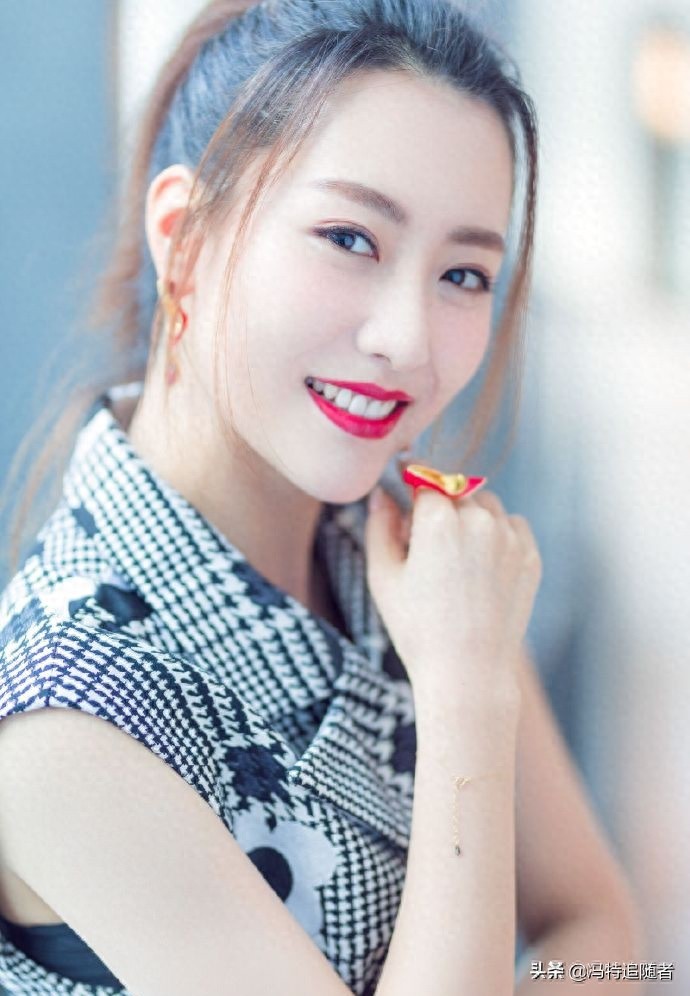 “京城四美”之一的白冰，活成了多少人羡慕的样子