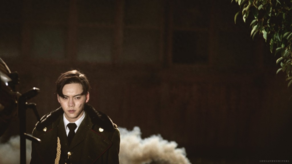 老九门再曝陈伟霆新照，佛爷伤痕造型英武霸气