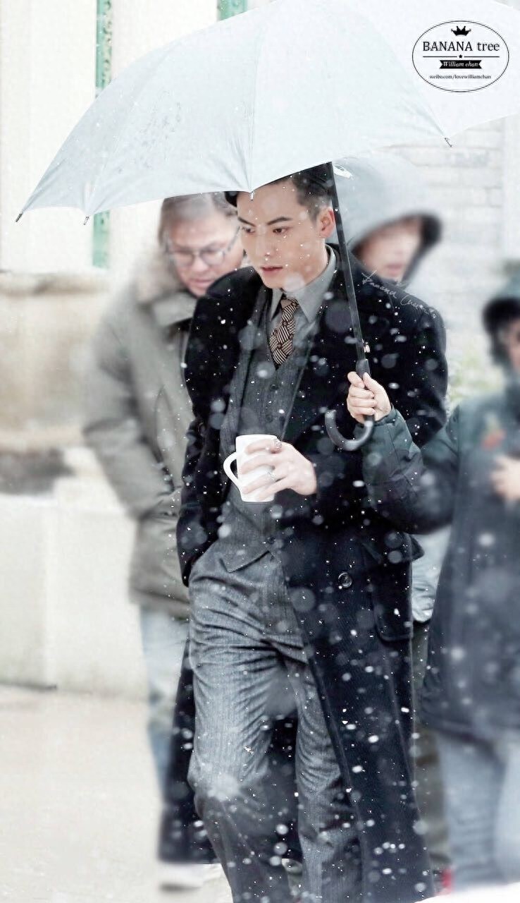 老九门再曝陈伟霆新照，佛爷伤痕造型英武霸气