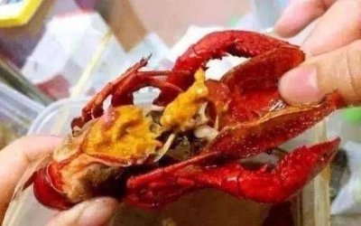 ​小龙虾头上的黄是什么,小龙虾的虾黄是什么部位图片