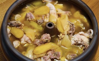 ​到昆明旅游，这14道当地特色美食值得品味，让你体验云南风情