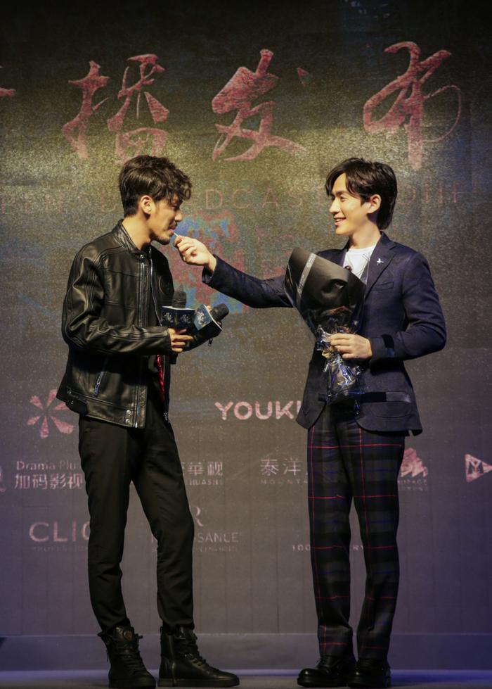 朱一龙亮相《镇魂》开播发布会，宜古宜今获封“眼技派”