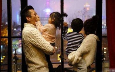 ​4岁小花妹妹挑战攀岩，身手敏捷霸气十足，只留孙俪一人在旁发懵