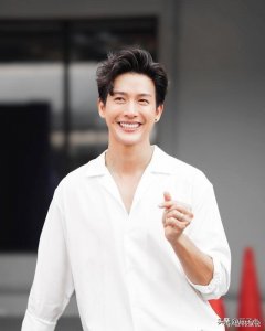 ​泰星Push被扒出整容前旧照被吐槽是人工帅气，澄清只开了眼角