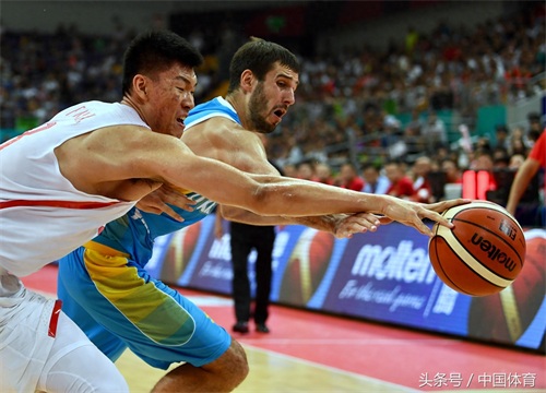 2018国际男篮锦标赛次轮 中国红队2分险胜乌克兰队