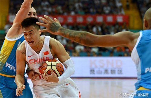 2018国际男篮锦标赛次轮 中国红队2分险胜乌克兰队