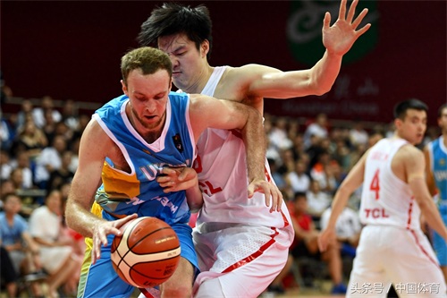 2018国际男篮锦标赛次轮 中国红队2分险胜乌克兰队