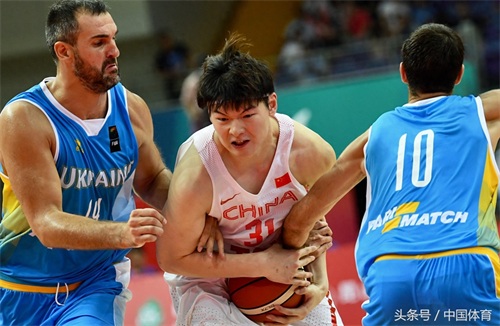 2018国际男篮锦标赛次轮 中国红队2分险胜乌克兰队