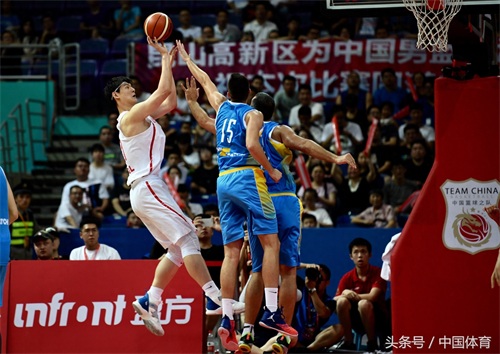 2018国际男篮锦标赛次轮 中国红队2分险胜乌克兰队